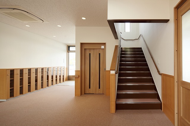 【CareNavi】（ケアナビ） | 医療・歯科・介護・保育の求人‎