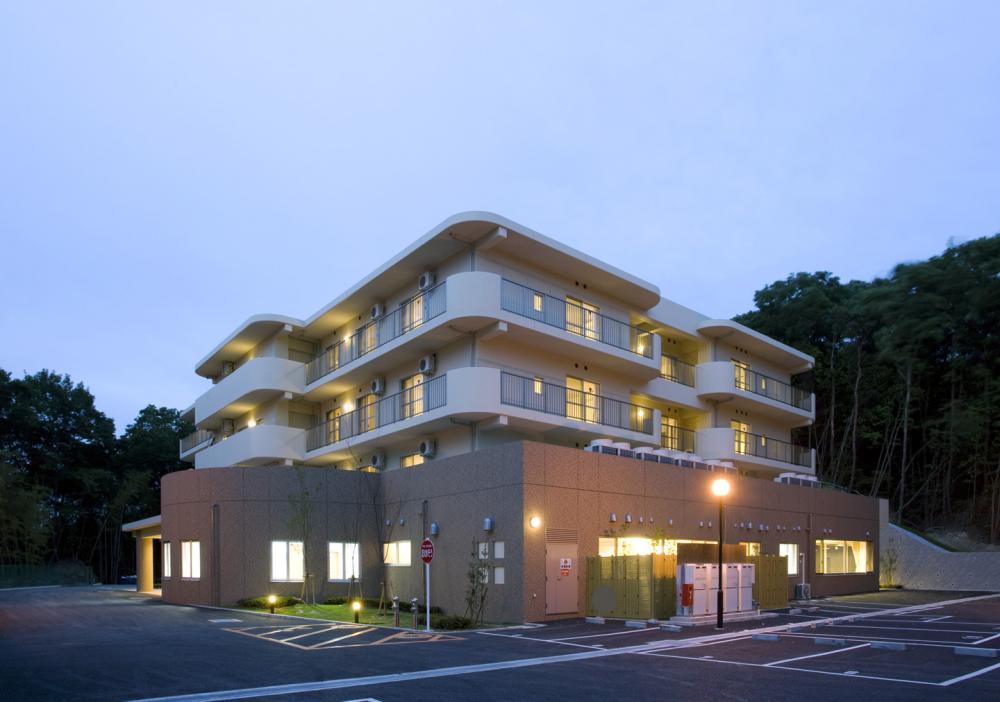 【CareNavi】（ケアナビ） | 医療・歯科・介護・保育の求人‎