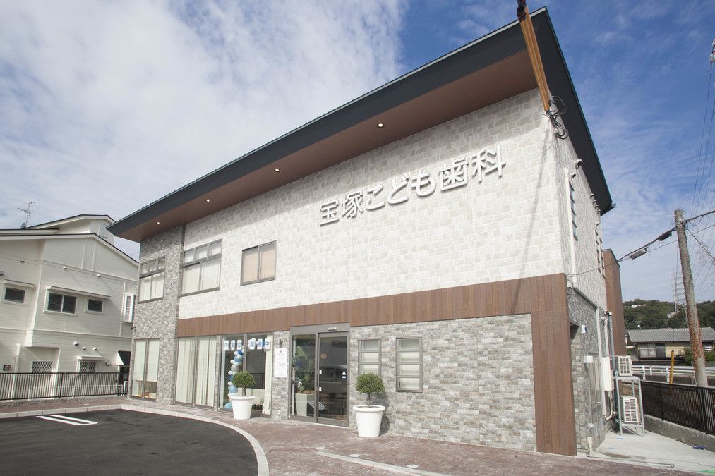 【CareNavi】（ケアナビ） | 医療・歯科・介護・保育の求人‎